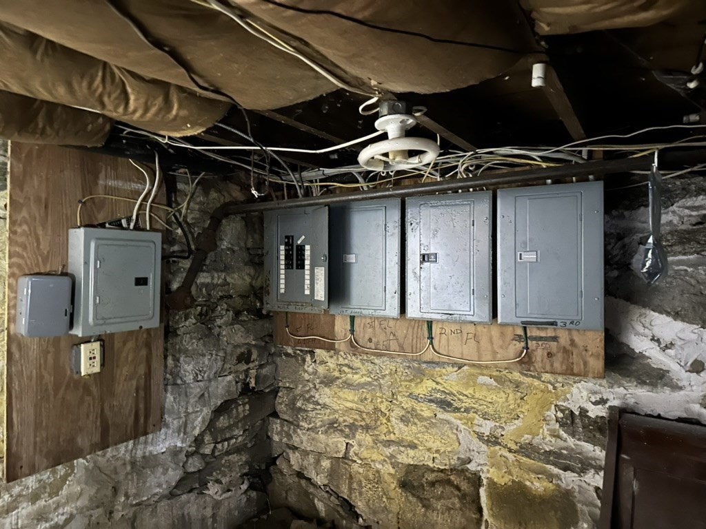 14 Slater Street Webster, MA 01570 - Photo 12 of 18