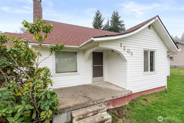 $415,000 | 1205 Northwest Kerron Street, Winlock, WA 98596