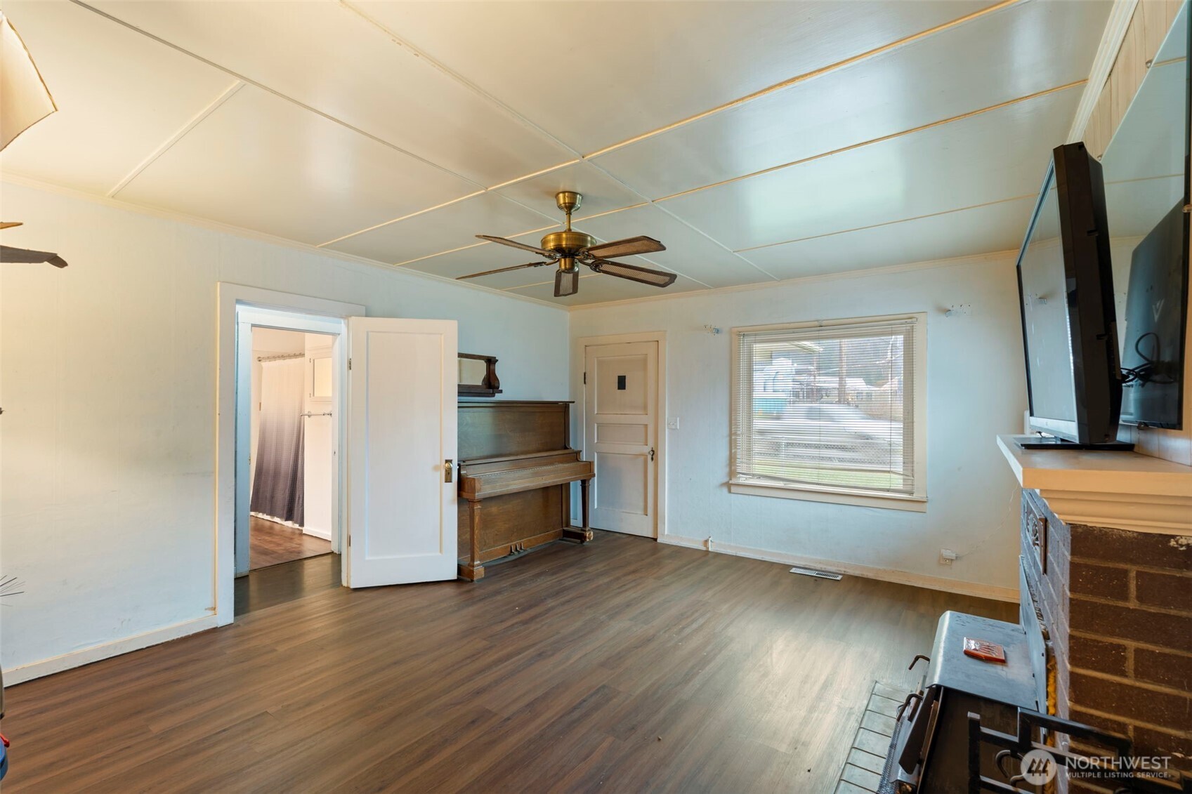 1205 Northwest Kerron Street Winlock, WA 98596 - Photo 11 of 35