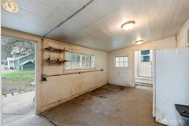 a view of a storage & utility room