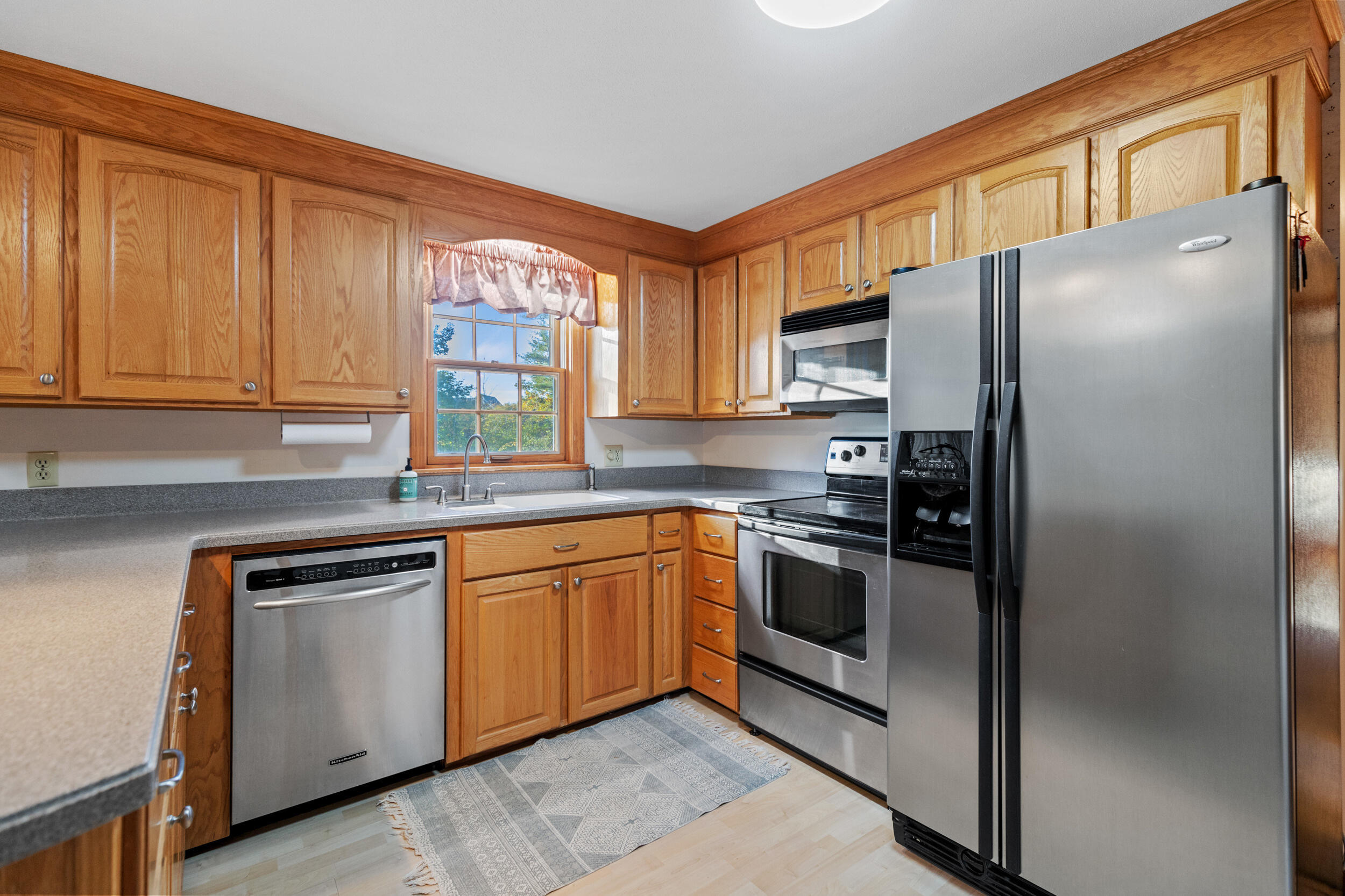 36 Deer Run Road North Yarmouth, ME 04097 - Photo 5 of 32 Oak kitchen w/Corian counters