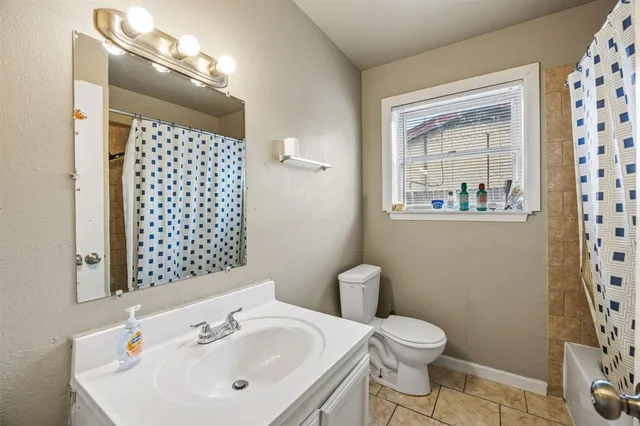 $259,900 | 1513 Glynn Oaks Drive, Arlington, TX 76010