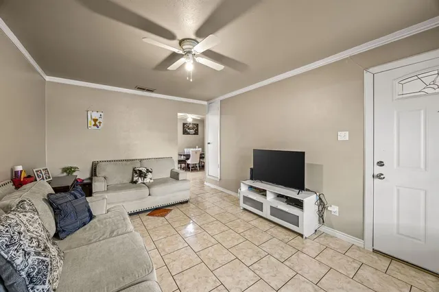 $259,900 | 1513 Glynn Oaks Drive, Arlington, TX 76010