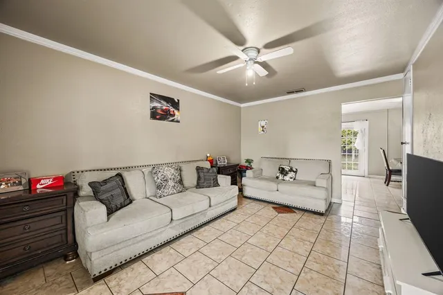 $259,900 | 1513 Glynn Oaks Drive, Arlington, TX 76010