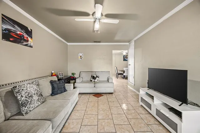 $259,900 | 1513 Glynn Oaks Drive, Arlington, TX 76010