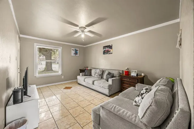 $259,900 | 1513 Glynn Oaks Drive, Arlington, TX 76010