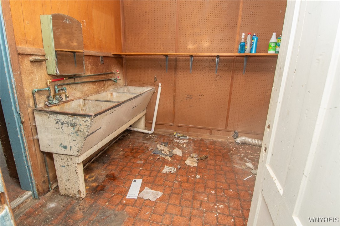 6139 State Route East Warsaw, NY 14569 - Photo 21 of 28 laundry