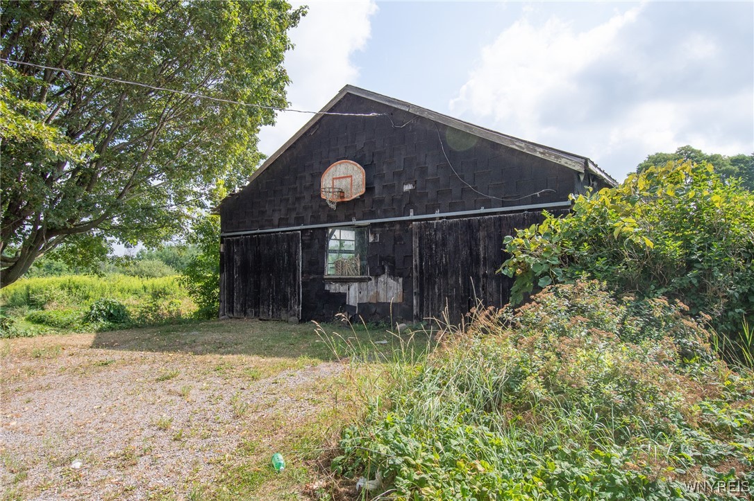 6139 State Route East Warsaw, NY 14569 - Photo 4 of 28 Barn