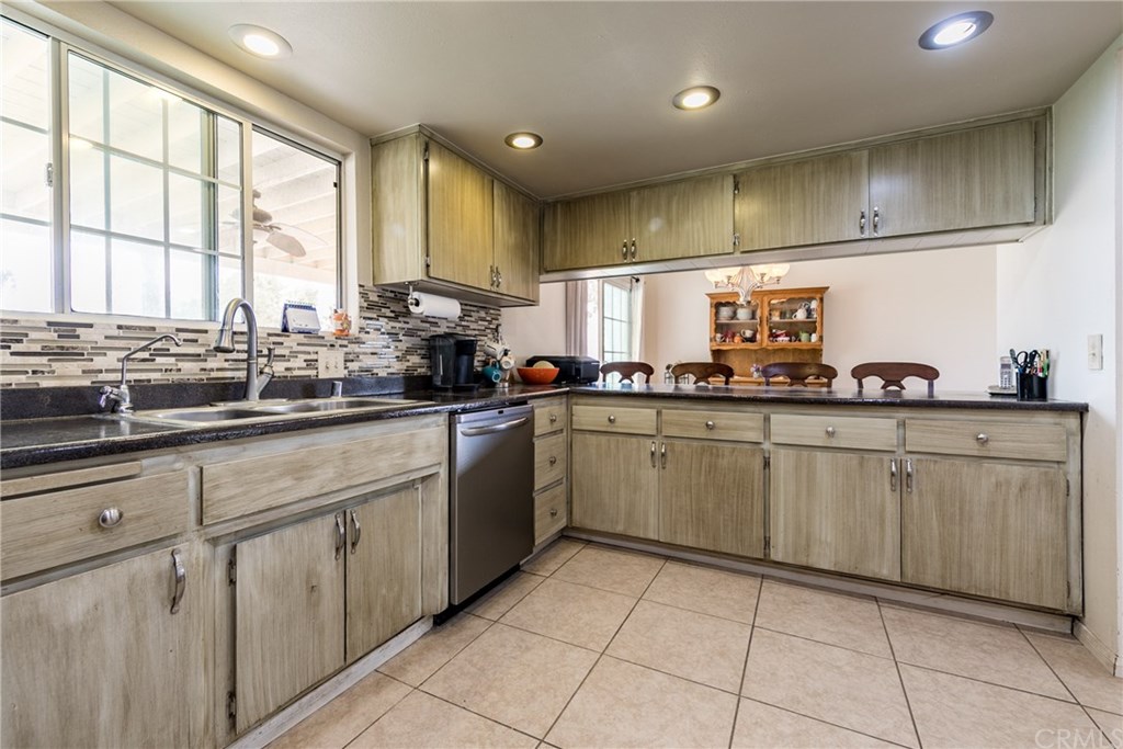 25130 Pierson Road Homeland, CA 92548 - Photo 10 of 23 Gallery Image 10