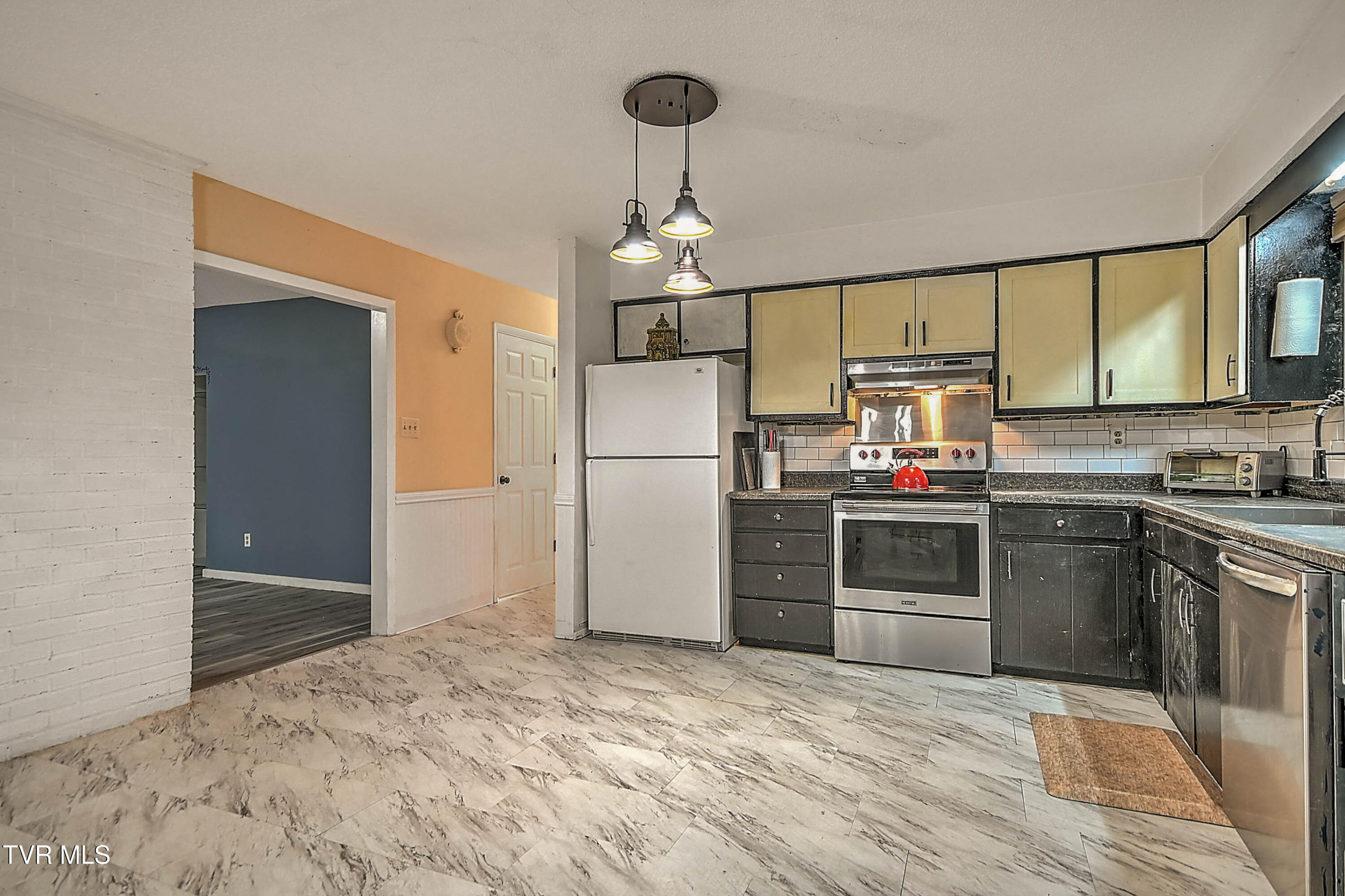 2933 Cherokee Road Johnson City, TN 37604 - Photo 11 of 62 2933 Cherokee BK-14