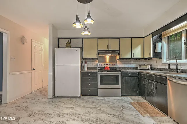 $439,900 | 2933 Cherokee Road, Johnson City, TN 37604