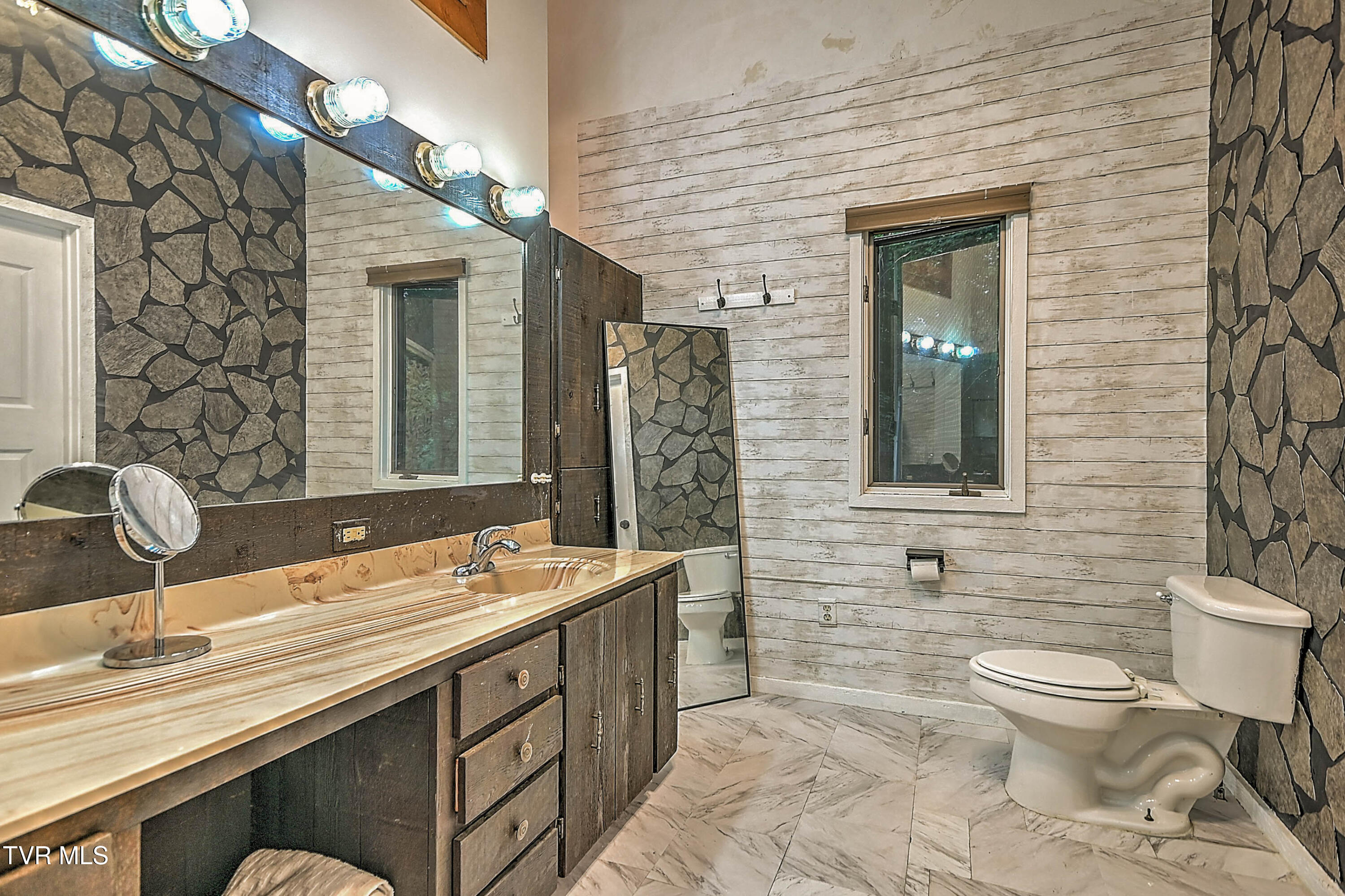 2933 Cherokee Road Johnson City, TN 37604 - Photo 17 of 62 2933 Cherokee BK-21