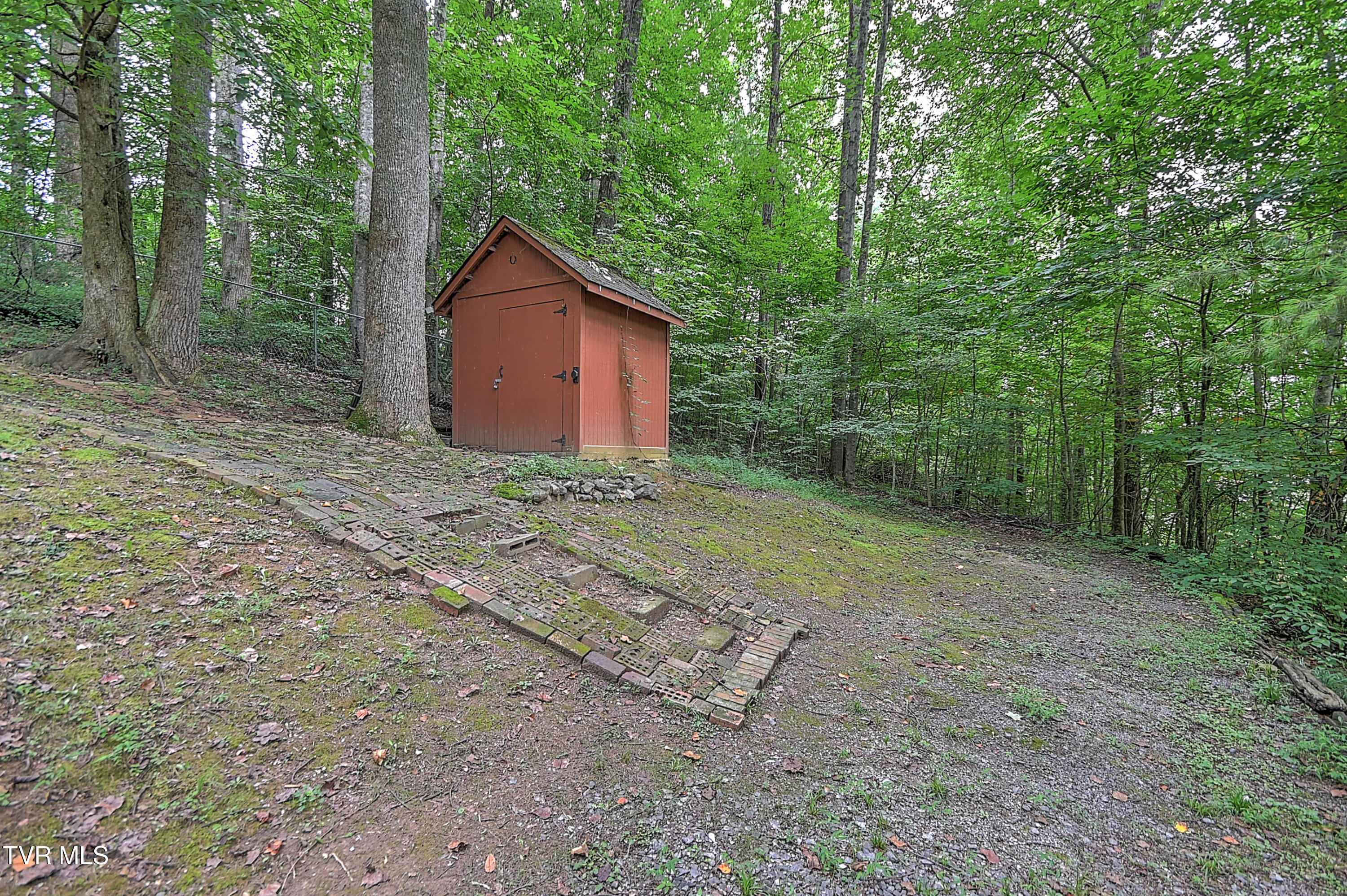 2933 Cherokee Road Johnson City, TN 37604 - Photo 47 of 62 2933 Cherokee BK-52