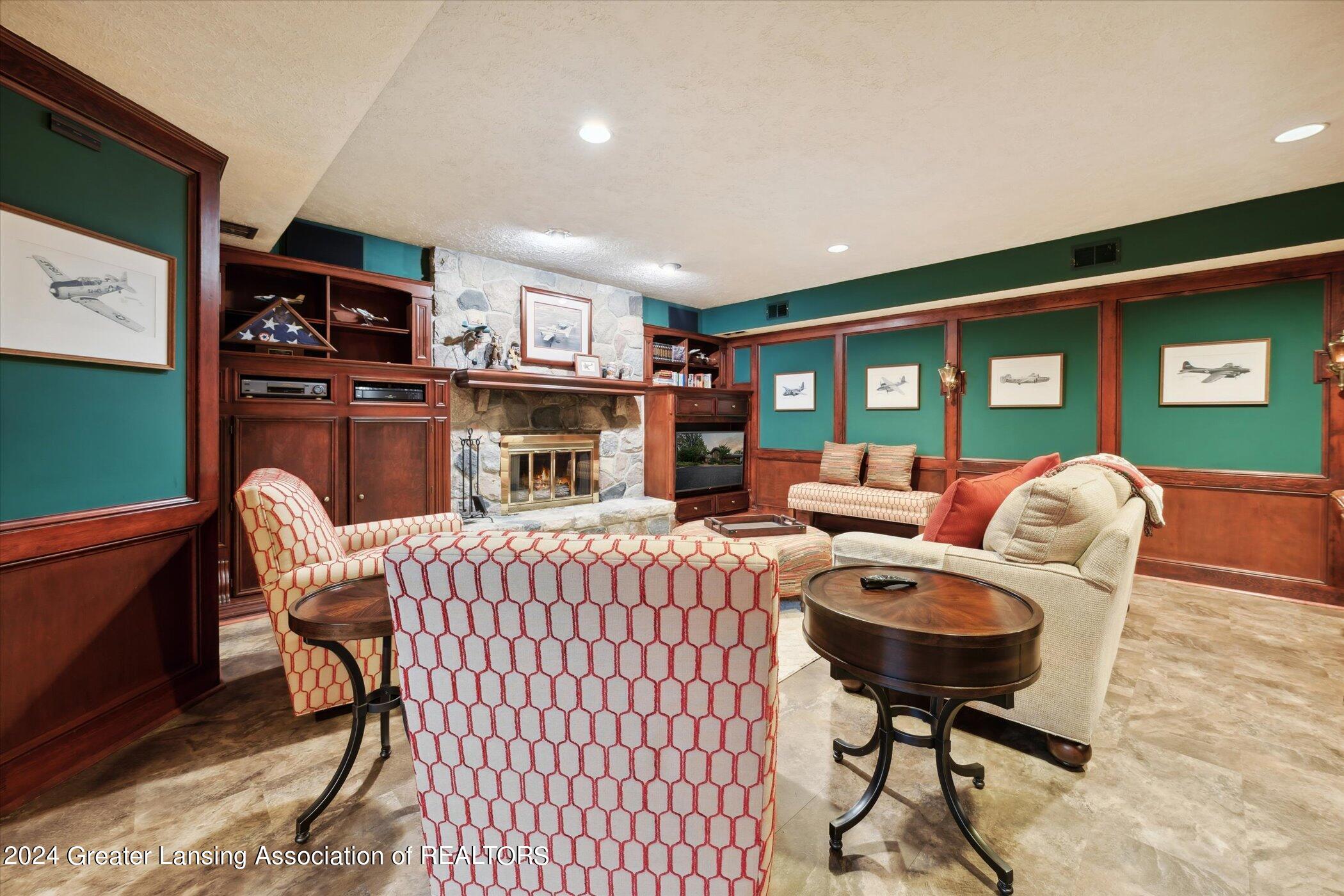 1445 Cambridge Road Lansing, MI 48911 - Photo 47 of 86 47-photo-47