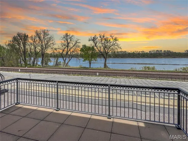 $875,000 | 524 West Front Street, Washington, MO 63090