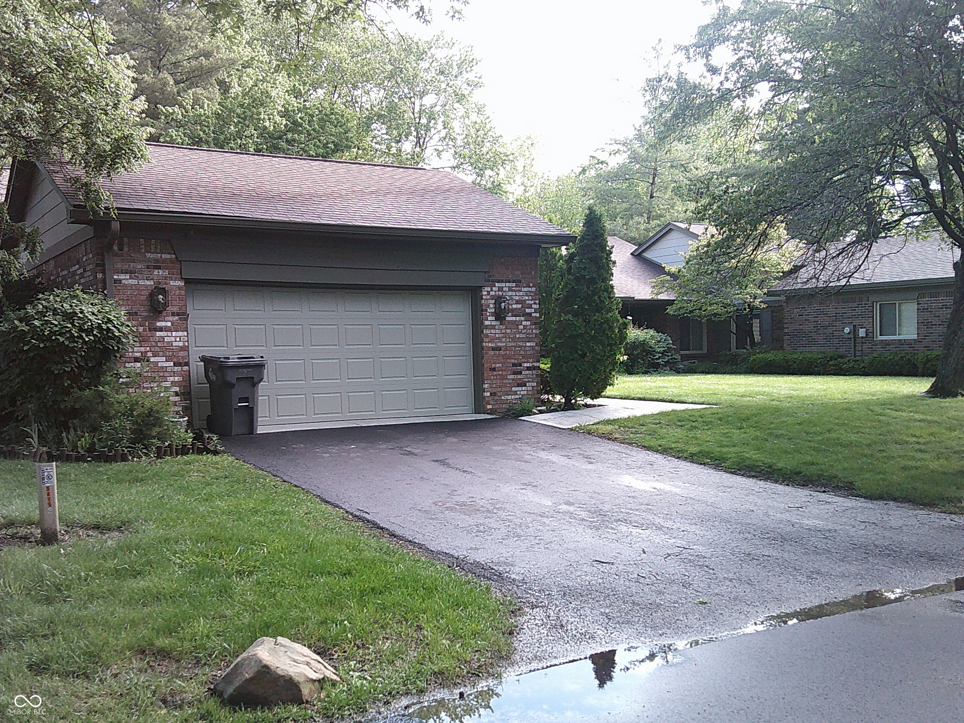 5409 Greenwillow Road Indianapolis, IN 46226 - Photo 3 of 29