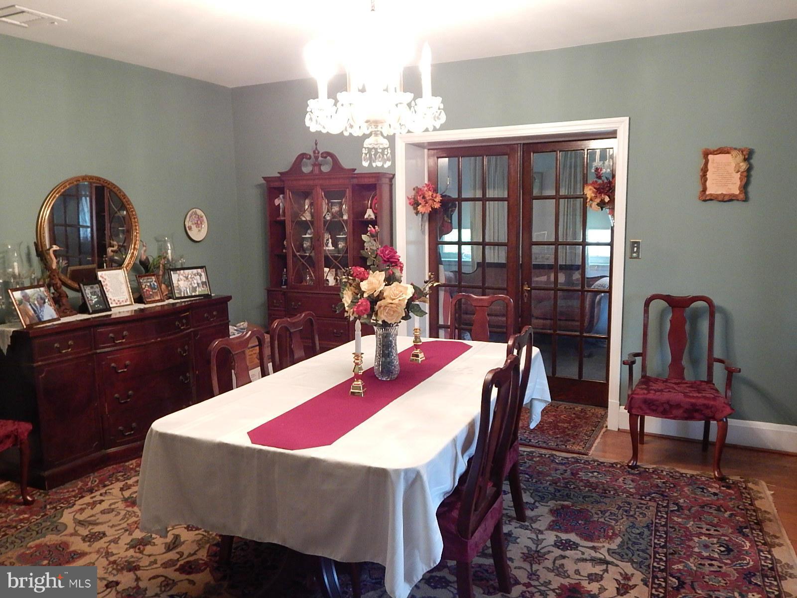7623 Philadelphia Road Baltimore, MD 21237 - Photo 5 of 28 a dining room with furniture and window