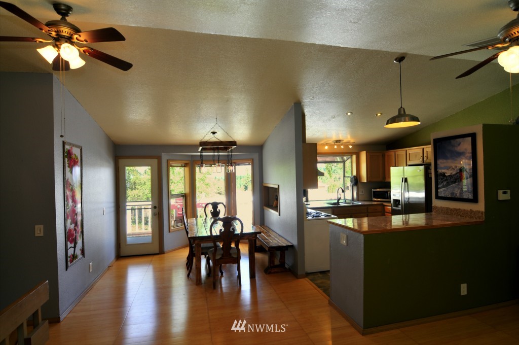 1410 Welling Road Bellingham, WA 98226 - Photo 7 of 18