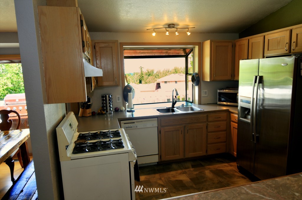 1410 Welling Road Bellingham, WA 98226 - Photo 10 of 18