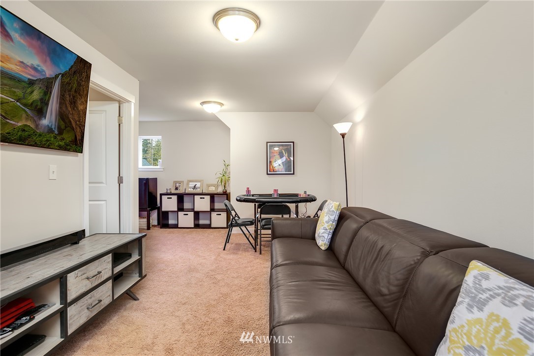 3715 Northeast 14th Street Renton, WA 98056 - Photo 22 of 25 Gallery Image 22