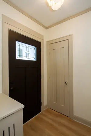 $2,000 | 129 West Stimmel Street, Unit 1, West Chicago, IL 60185