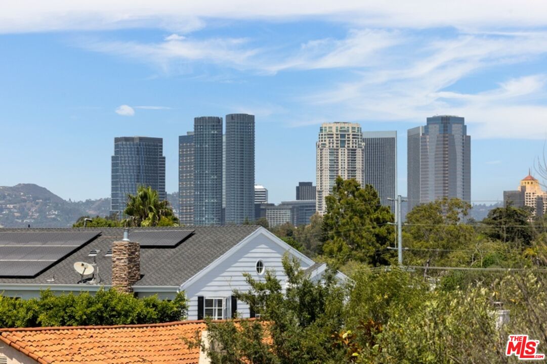 10540 Clarkson Road Los Angeles, CA 90064 - Photo 5 of 6 Gallery Image 5