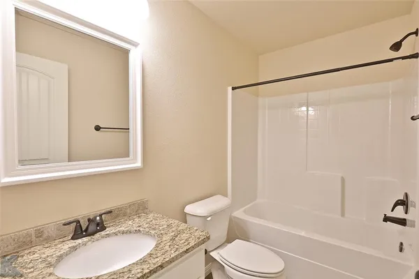 $2,895 | 138 Carriage Hills Parkway, Abilene, TX 79602