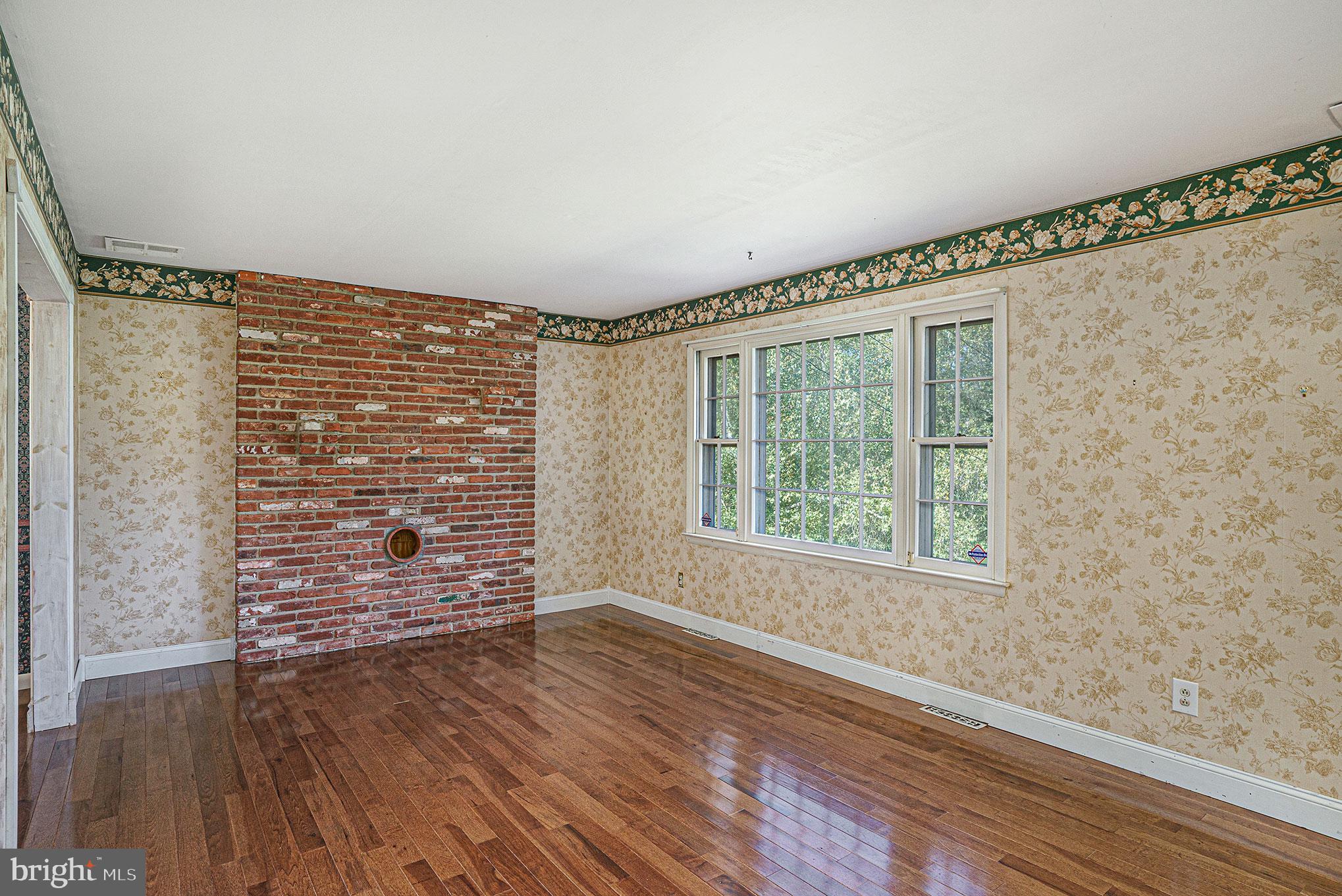 604 Quarry Road Harleysville, PA 19438 - Photo 11 of 44 Living room