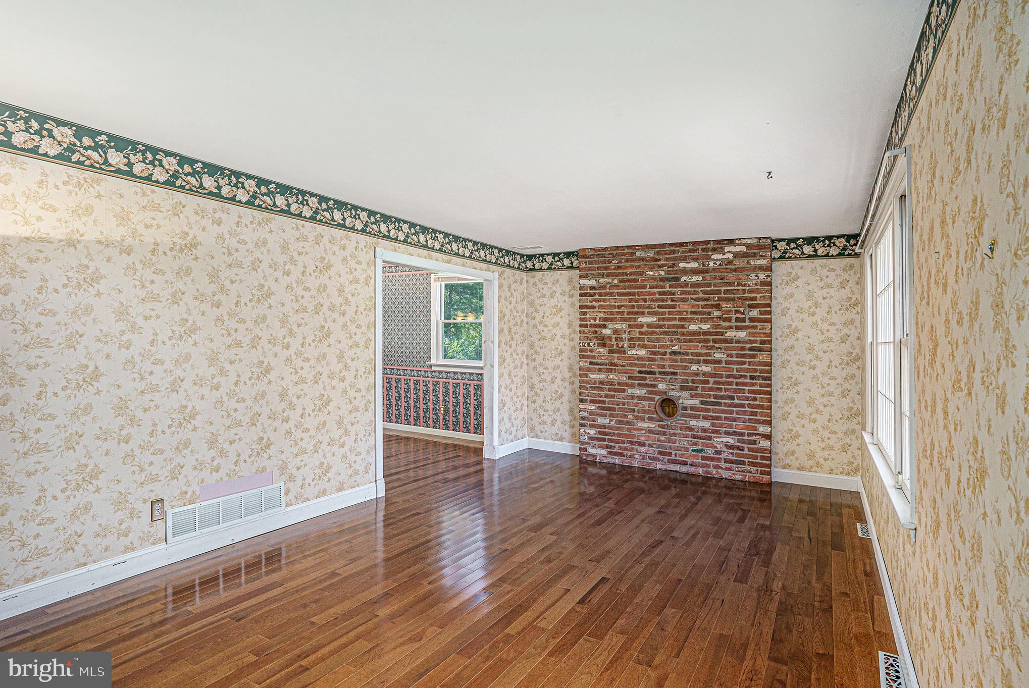 604 Quarry Road Harleysville, PA 19438 - Photo 12 of 44 Living room