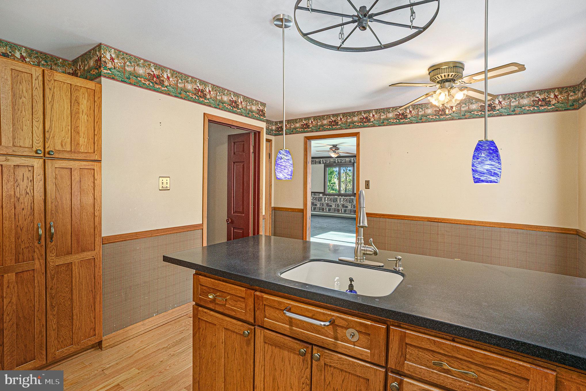 604 Quarry Road Harleysville, PA 19438 - Photo 18 of 44 Kitchen with pendant pantry