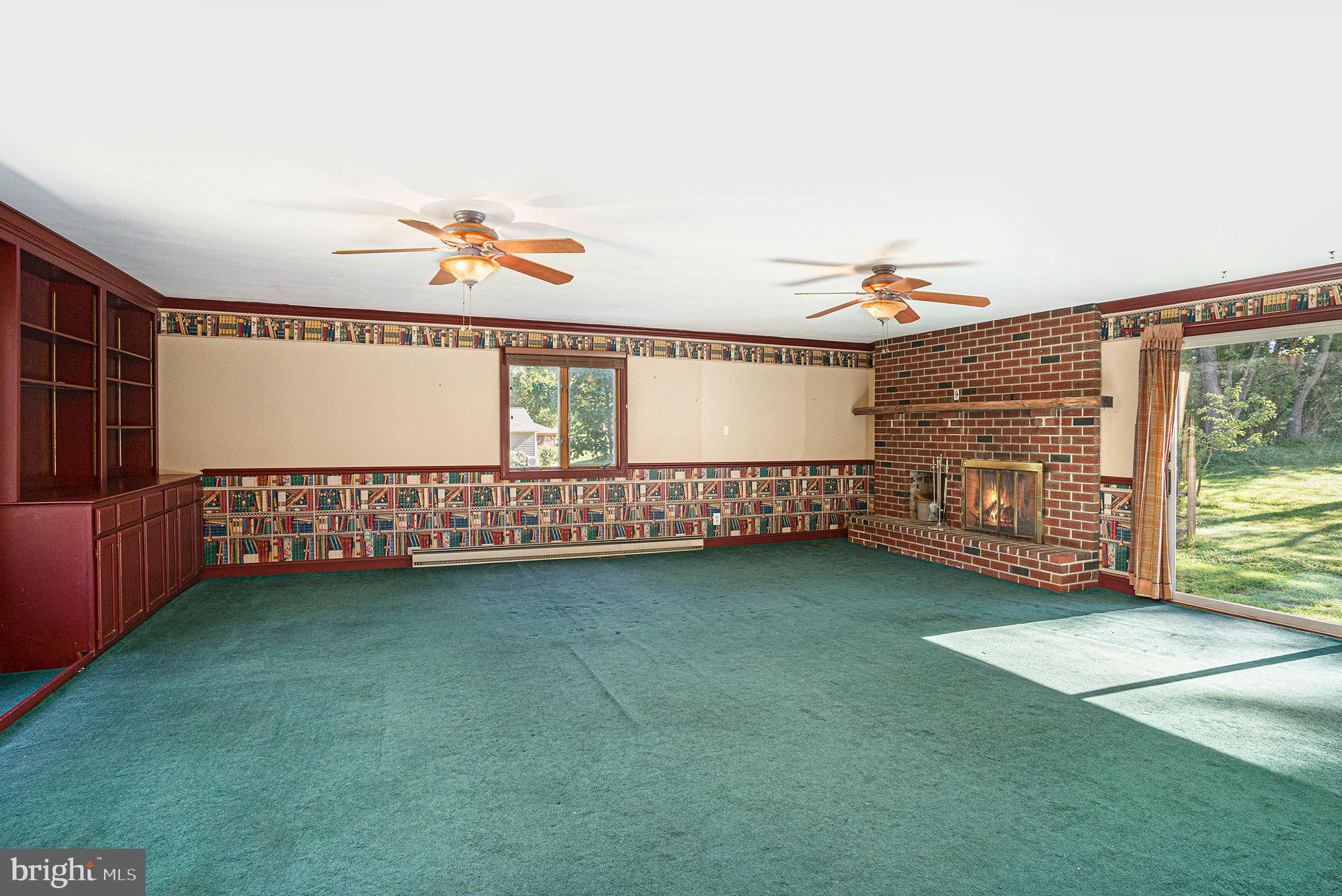 604 Quarry Road Harleysville, PA 19438 - Photo 20 of 44 Huge family room with 2 ceiling fans