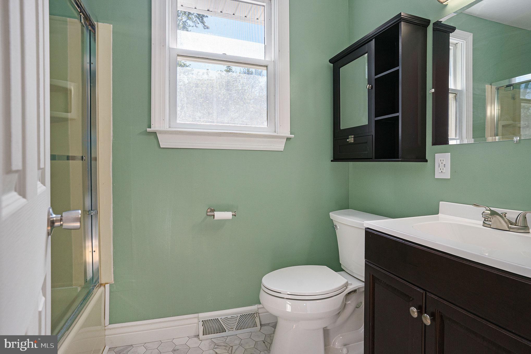 604 Quarry Road Harleysville, PA 19438 - Photo 29 of 44 Full bath with tub/shower