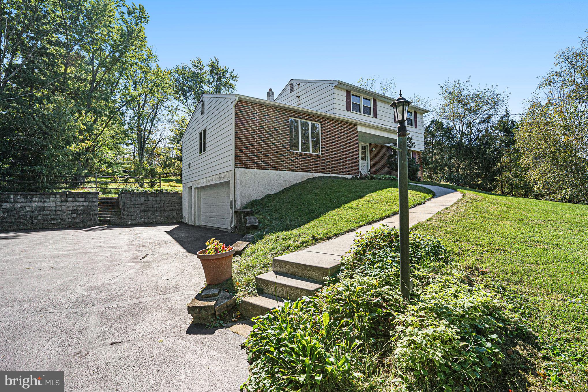604 Quarry Road Harleysville, PA 19438 - Photo 8 of 44 Front walkway