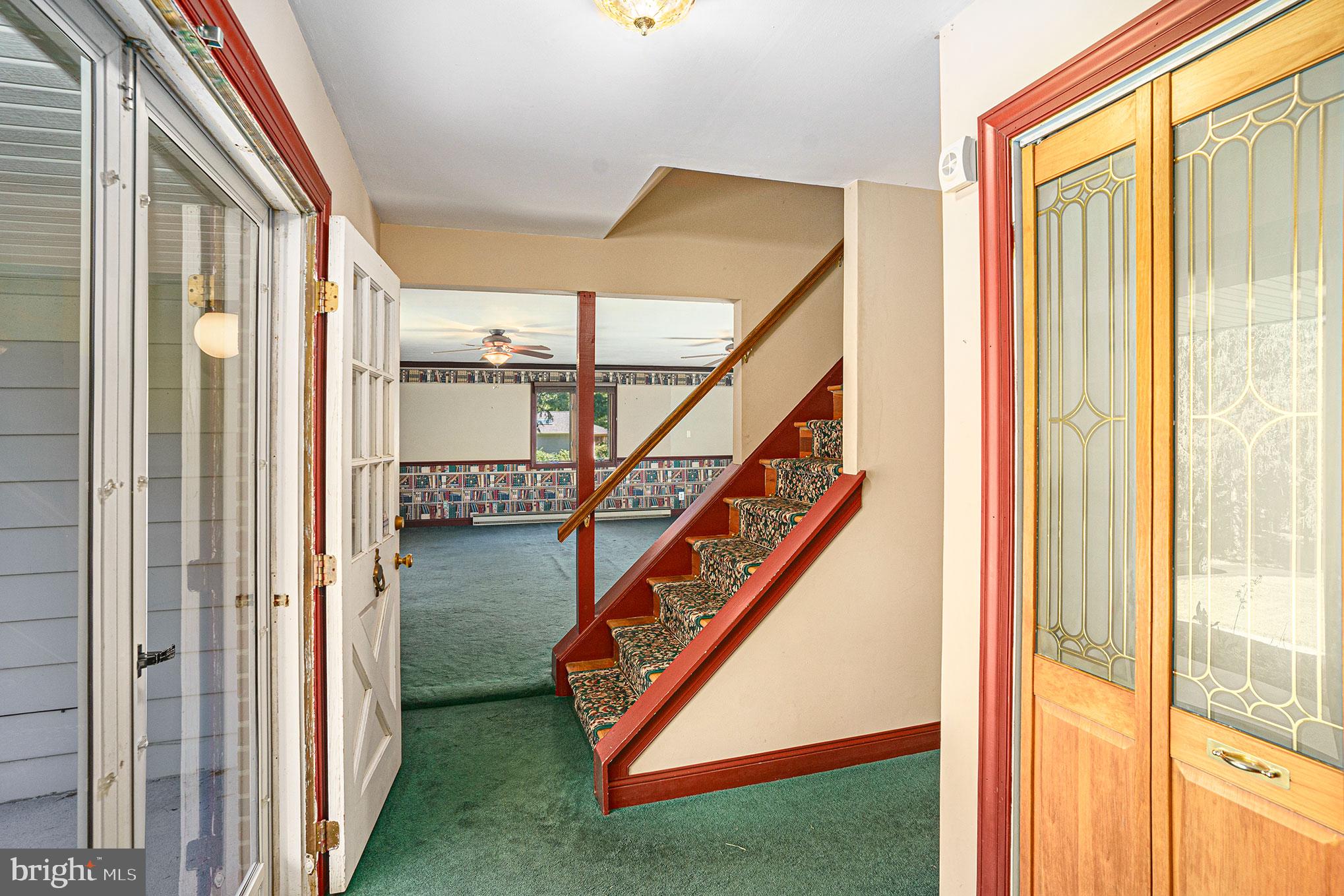 604 Quarry Road Harleysville, PA 19438 - Photo 9 of 44 Foyer with double door entry.
