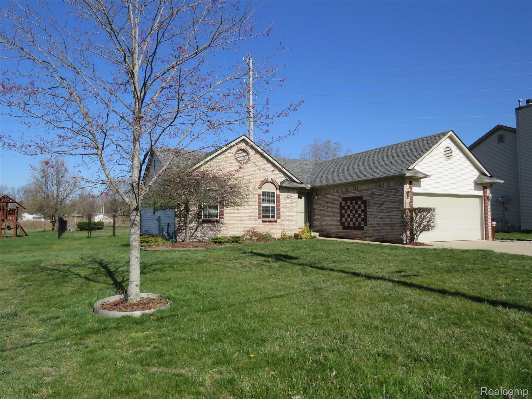 1749 Spaulding Road Monroe, MI 48162 - Photo 2 of 54 IMG_0396.JPG