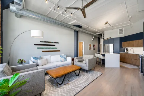 $475,000 | 1601 South Michigan Avenue, Unit 502, Chicago, IL 60616