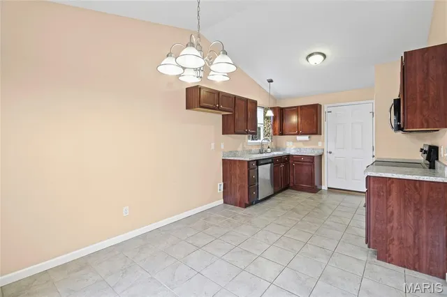 $285,000 | 3946 Valley View Drive, Byrnes Mill, MO 63051