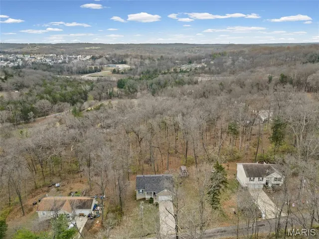 $285,000 | 3946 Valley View Drive, Byrnes Mill, MO 63051