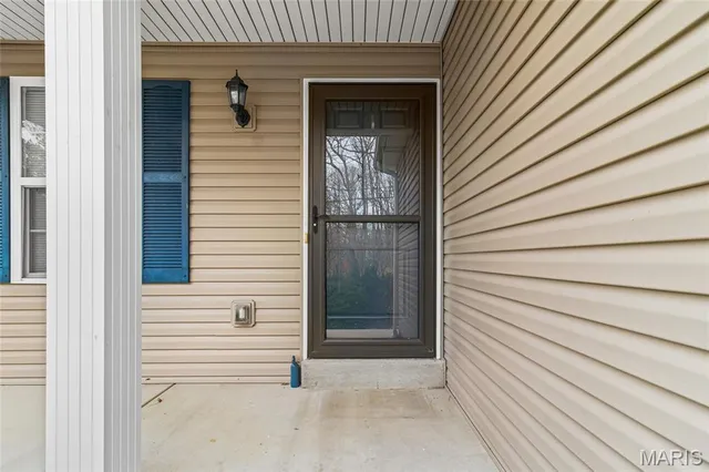 $285,000 | 3946 Valley View Drive, Byrnes Mill, MO 63051