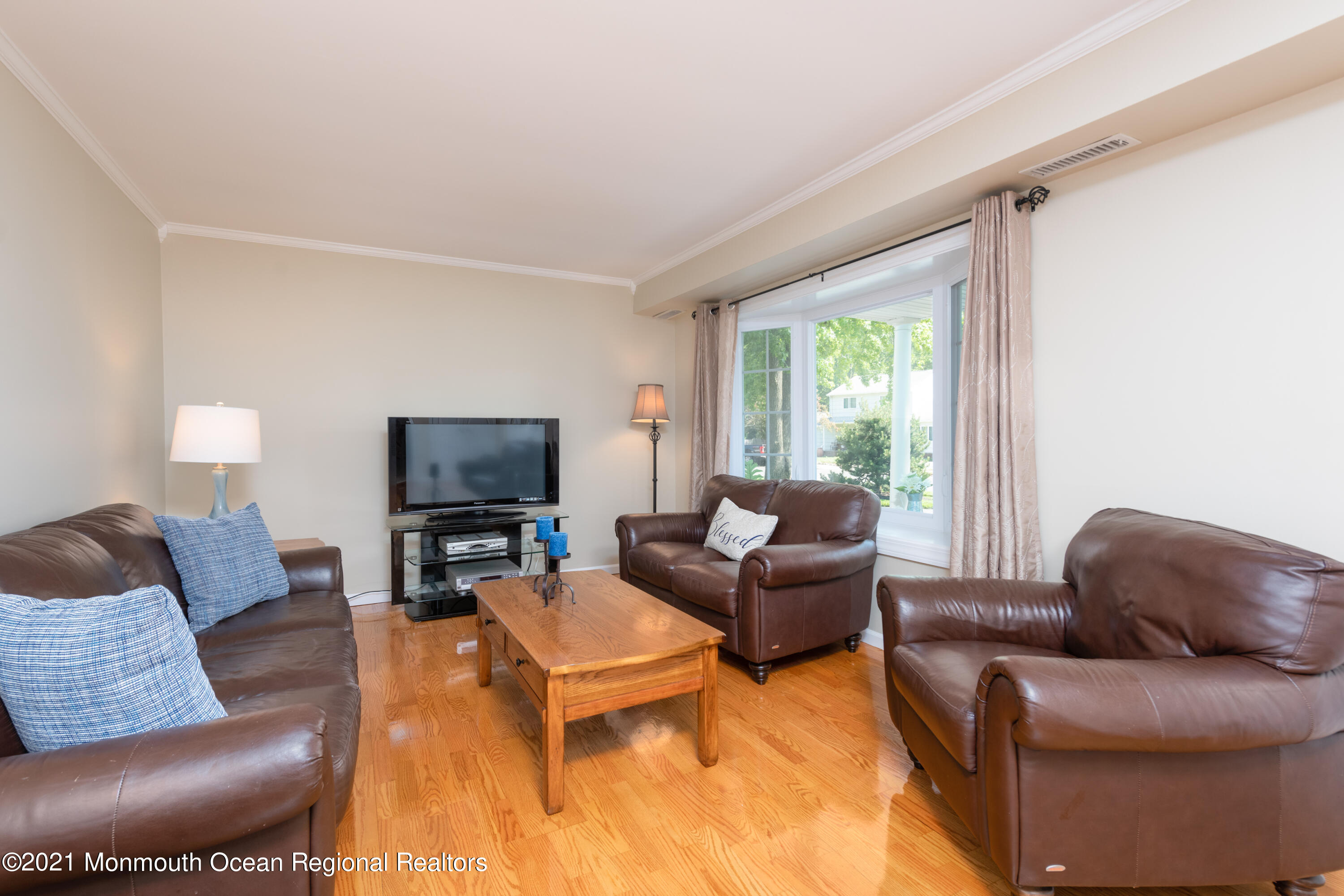 36 Peach Tree Road Oakhurst, NJ 07755 - Photo 7 of 28 BAP_9930-Edit