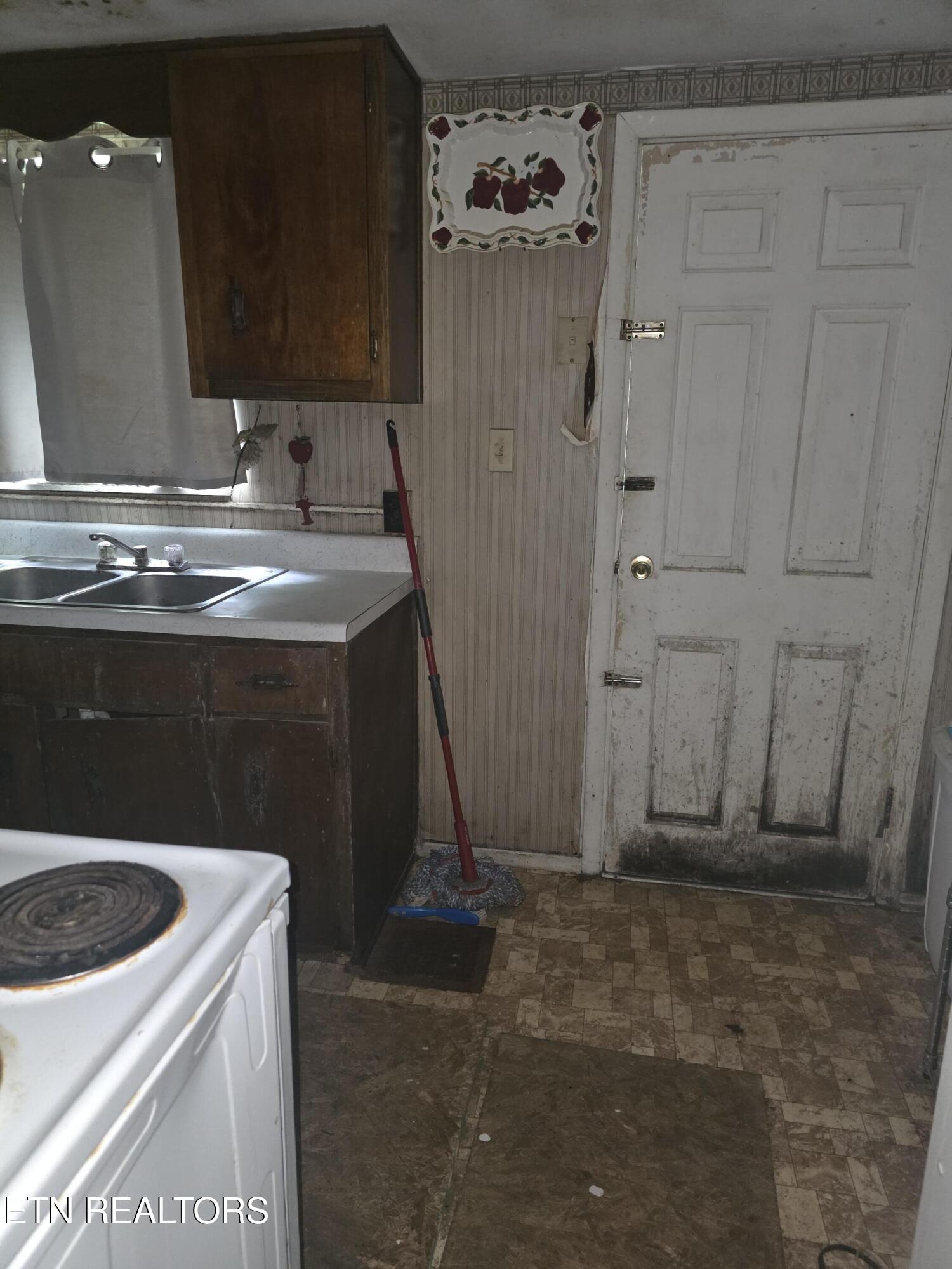 112 Cemetery Road Caryville, TN 37714 - Photo 8 of 8 70257