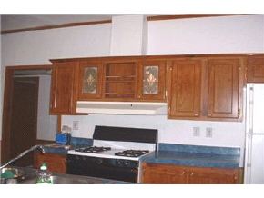 267 Island Pond Road Derry, NH 03038 - Photo 3 of 6