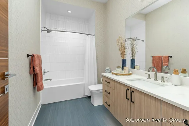 $4,000 | 159 South River Avenue, Unit 401, Holland, MI 49423