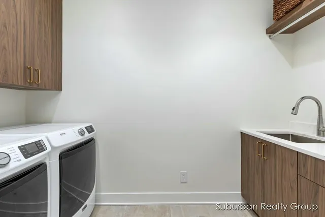 $4,000 | 159 South River Avenue, Unit 401, Holland, MI 49423