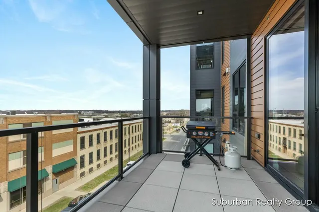 $4,000 | 159 South River Avenue, Unit 401, Holland, MI 49423