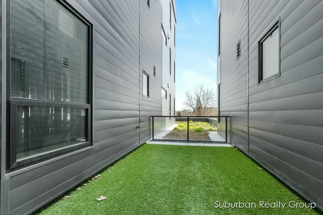 $4,000 | 159 South River Avenue, Unit 401, Holland, MI 49423