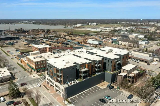 $4,000 | 159 South River Avenue, Unit 401, Holland, MI 49423