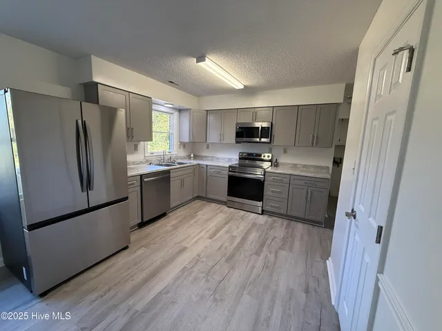 $1,950 | 5382 Highway 24, Bogue, NC 28570