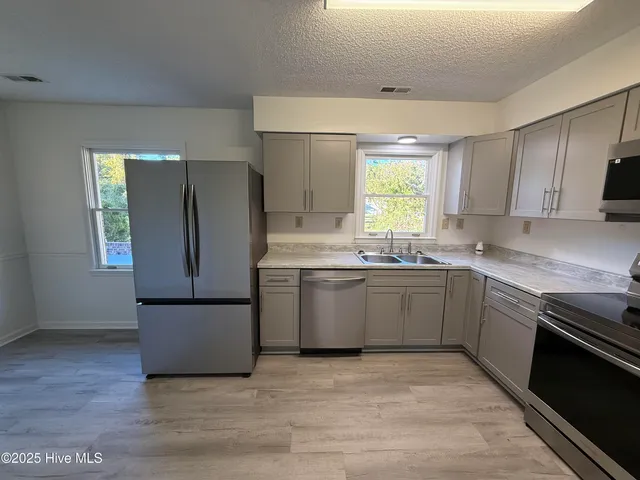 $1,950 | 5382 Highway 24, Bogue, NC 28570