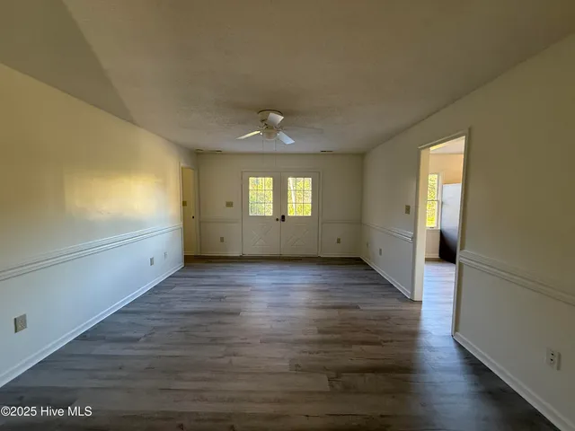 $1,950 | 5382 Highway 24, Bogue, NC 28570